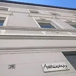 Beautiful New Central 3 Bedroom Apartment For 6 Guests