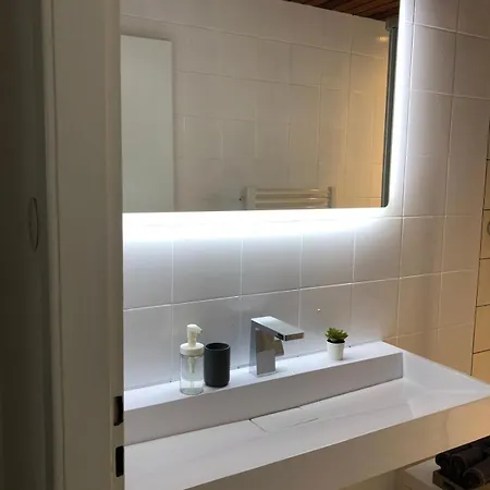 Beautiful New Central 3 Bedroom For 6 Guests * Düsseldorf